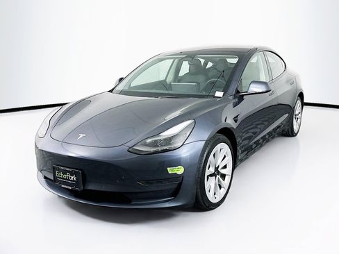 Used 2022 Tesla Model 3 image 3