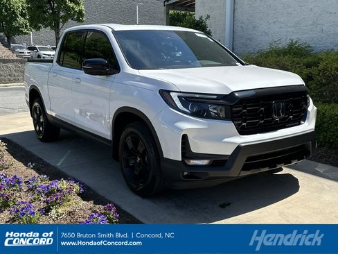 Certified 2025 Honda Ridgeline Black Edition image 1