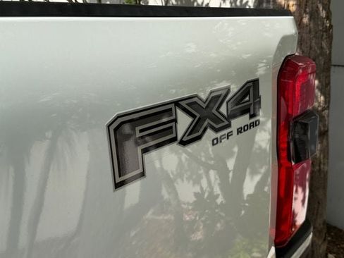 Used 2024 Ford F250 Lariat w/ Lariat Ultimate Package AWD/4WD image 9