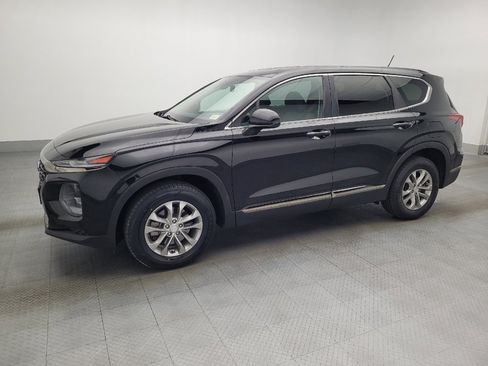 Used 2019 Hyundai Santa Fe SE image 2