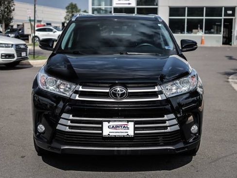 Used 2019 Toyota Highlander XLE AWD/4WD image 6