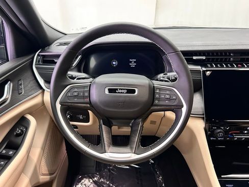 New 2025 Jeep Grand Cherokee L Limited w/ Black Appearance Package image 30