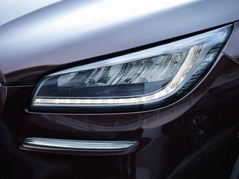 Used 2021 Lincoln Corsair FWD w/ Premium Package image 11