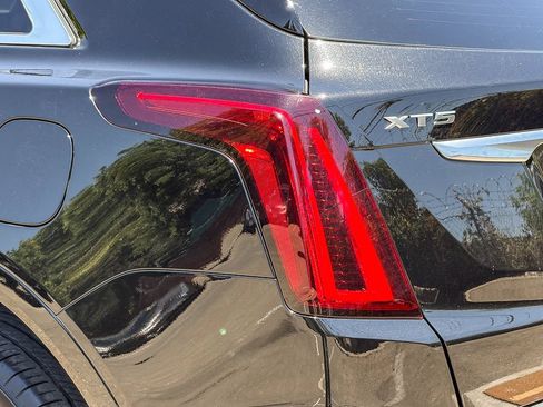 Certified 2024 Cadillac XT5 Luxury FWD image 8
