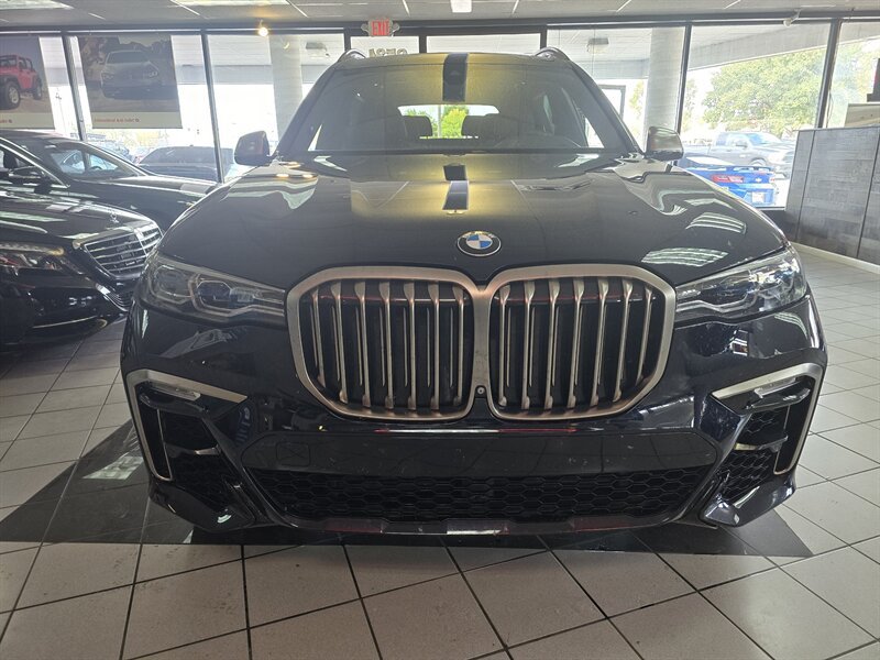 Used 2020 BMW X7 M50i w/ Executive Package AWD/4WD image 2
