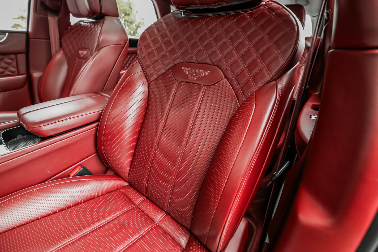 Certified 2022 Bentley Bentayga AWD/4WD image 28