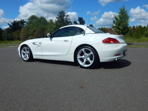 Used 2016 BMW Z4 sDrive28i image 1