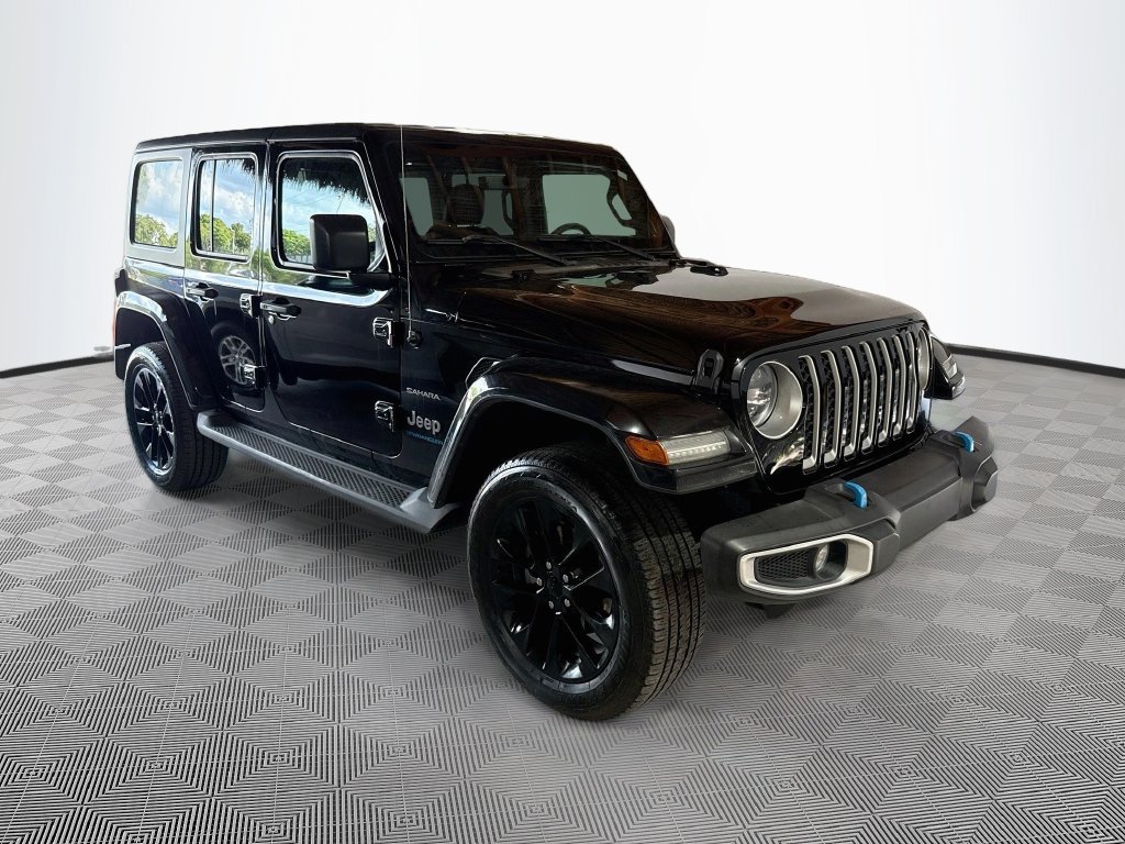 Used 2023 Jeep Wrangler Unlimited Sahara w/ Cold Weather Group AWD/4WD image 4