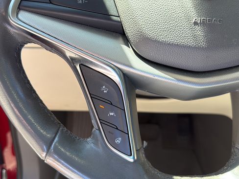 Used 2022 Cadillac XT5 Premium Luxury w/ Technology Package AWD/4WD image 32