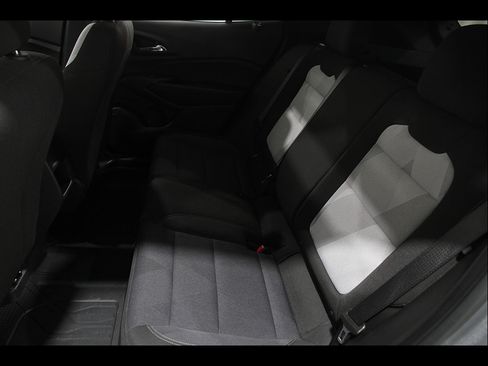 Used 2024 Chevrolet Trax RS w/ Sunroof Package FWD image 18