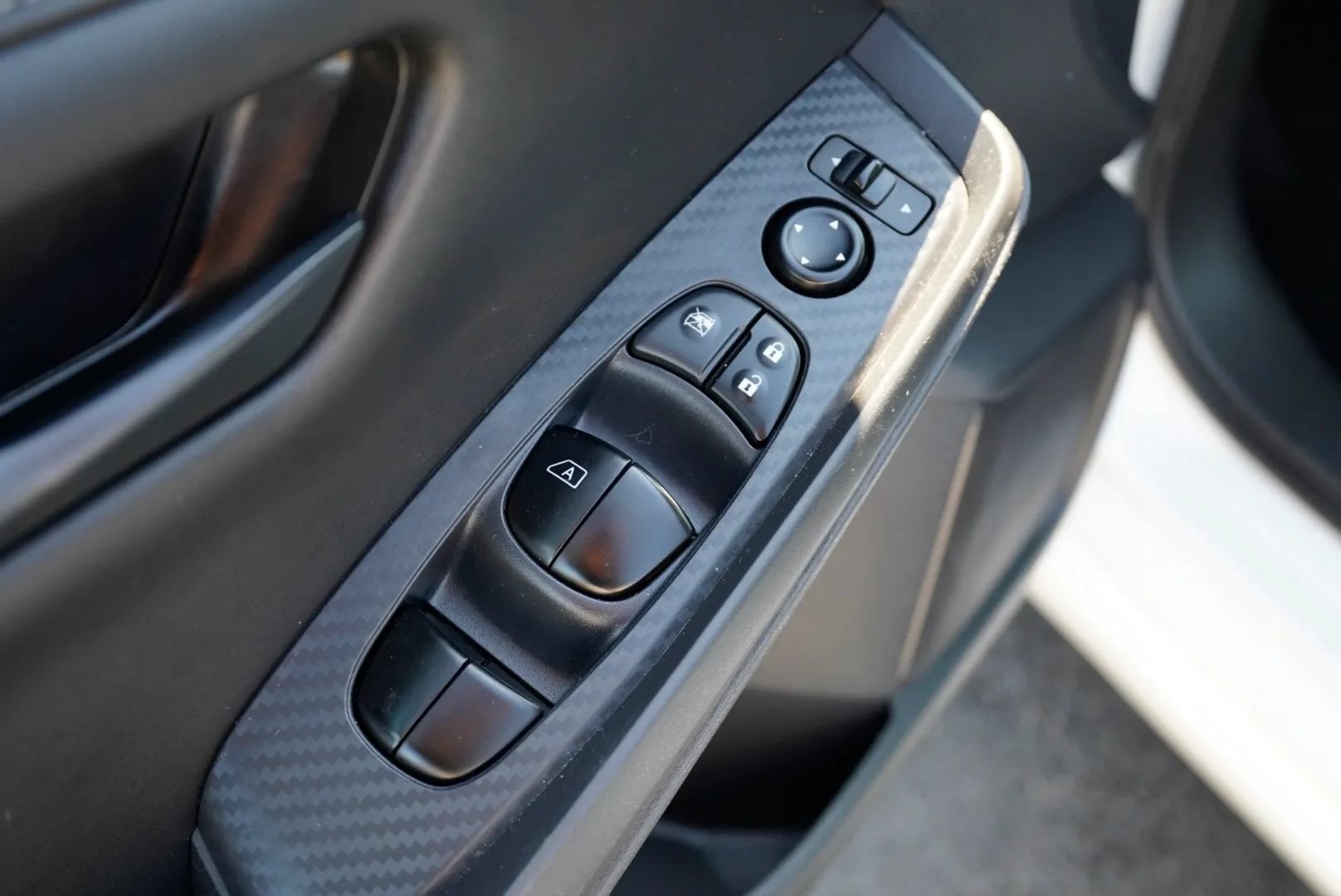 Used 2025 Nissan Sentra S FWD image 19