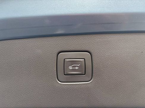 Used 2024 Buick Envista Sport Touring w/ Convenience I Package FWD image 17