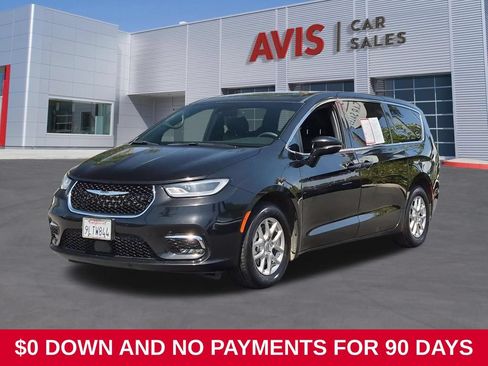 Used 2025 Chrysler Pacifica Select FWD image 1