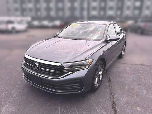 Used 2024 Volkswagen Jetta SE FWD image 1