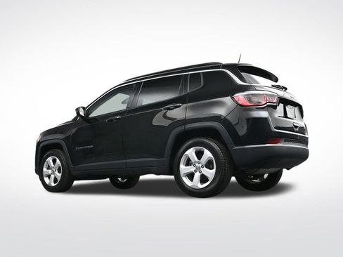 Used 2018 Jeep Compass Latitude w/ Cold Weather Group image 32