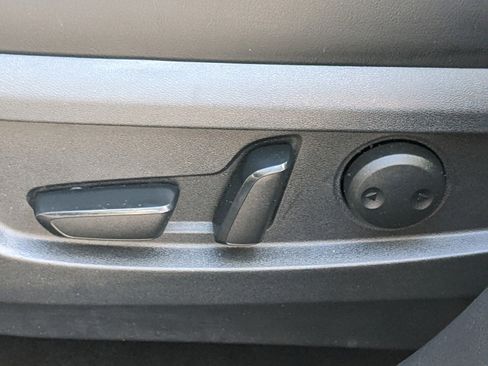 Used 2019 INFINITI QX50 Essential w/ Proactive Package image 17