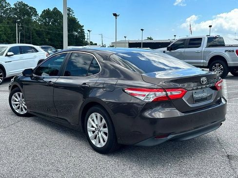 Used 2018 Toyota Camry LE FWD image 4