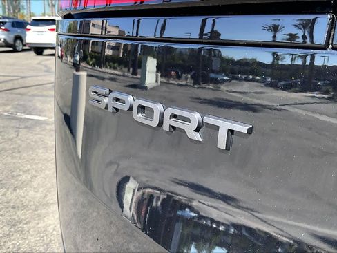 Used 2025 Land Rover Range Rover Sport Dynamic SE AWD/4WD image 9