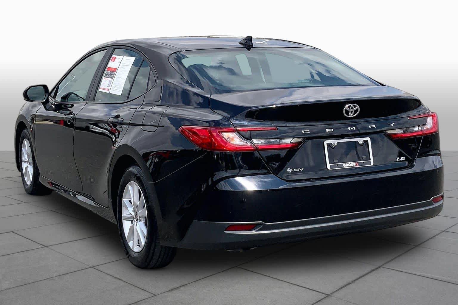 Used 2025 Toyota Camry LE FWD image 12