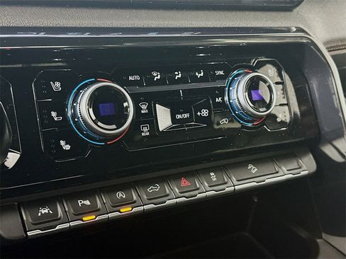 Used 2023 GMC Sierra 1500 AT4 w/ AT4 Premium Package image 18