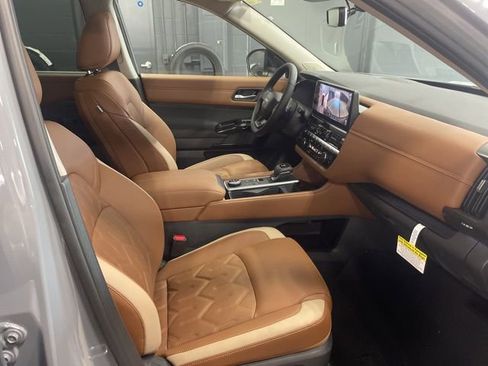 New 2026 Nissan Pathfinder Platinum w/ Cargo Package AWD/4WD image 31