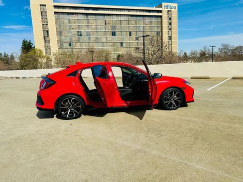 Used 2018 Honda Civic Sport image 30
