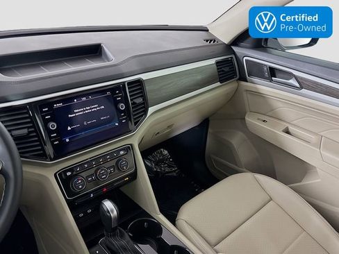 Certified 2022 Volkswagen Atlas SE w/ Black Wheel Package AWD/4WD image 22