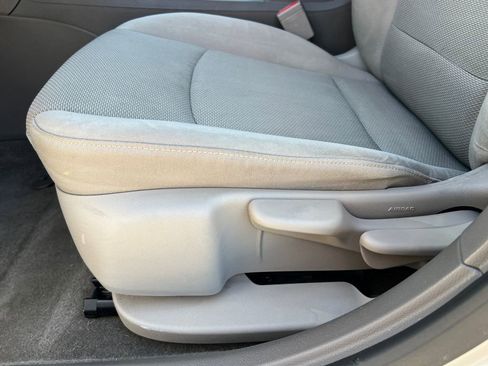 Used 2017 Chevrolet Cruze LS FWD image 11