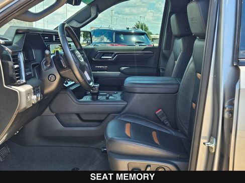 Used 2025 GMC Sierra 1500 AT4 w/ AT4 Premium Package AWD/4WD image 11