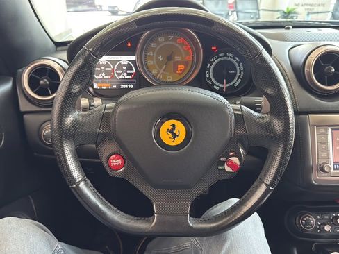 Used 2010 Ferrari California RWD image 8