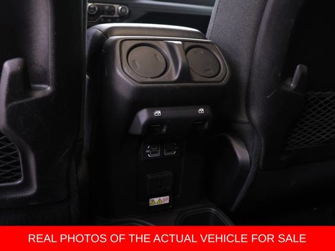Used 2024 Jeep Gladiator Rubicon w/ Technology Group AWD/4WD image 12
