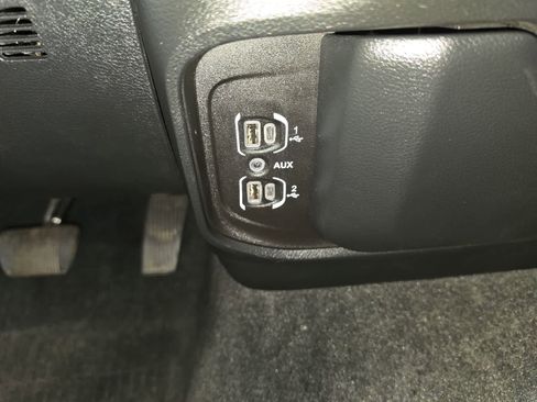 Used 2023 RAM 1500 Laramie AWD/4WD image 20