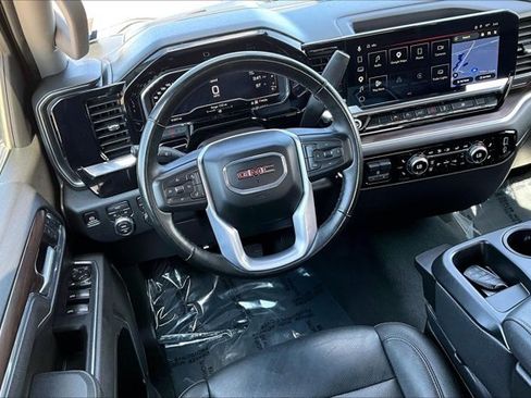 Used 2025 GMC Sierra 1500 SLT AWD/4WD image 18