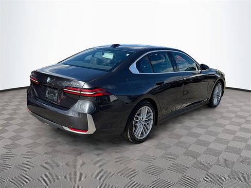 Used 2024 BMW 530i xDrive image 8