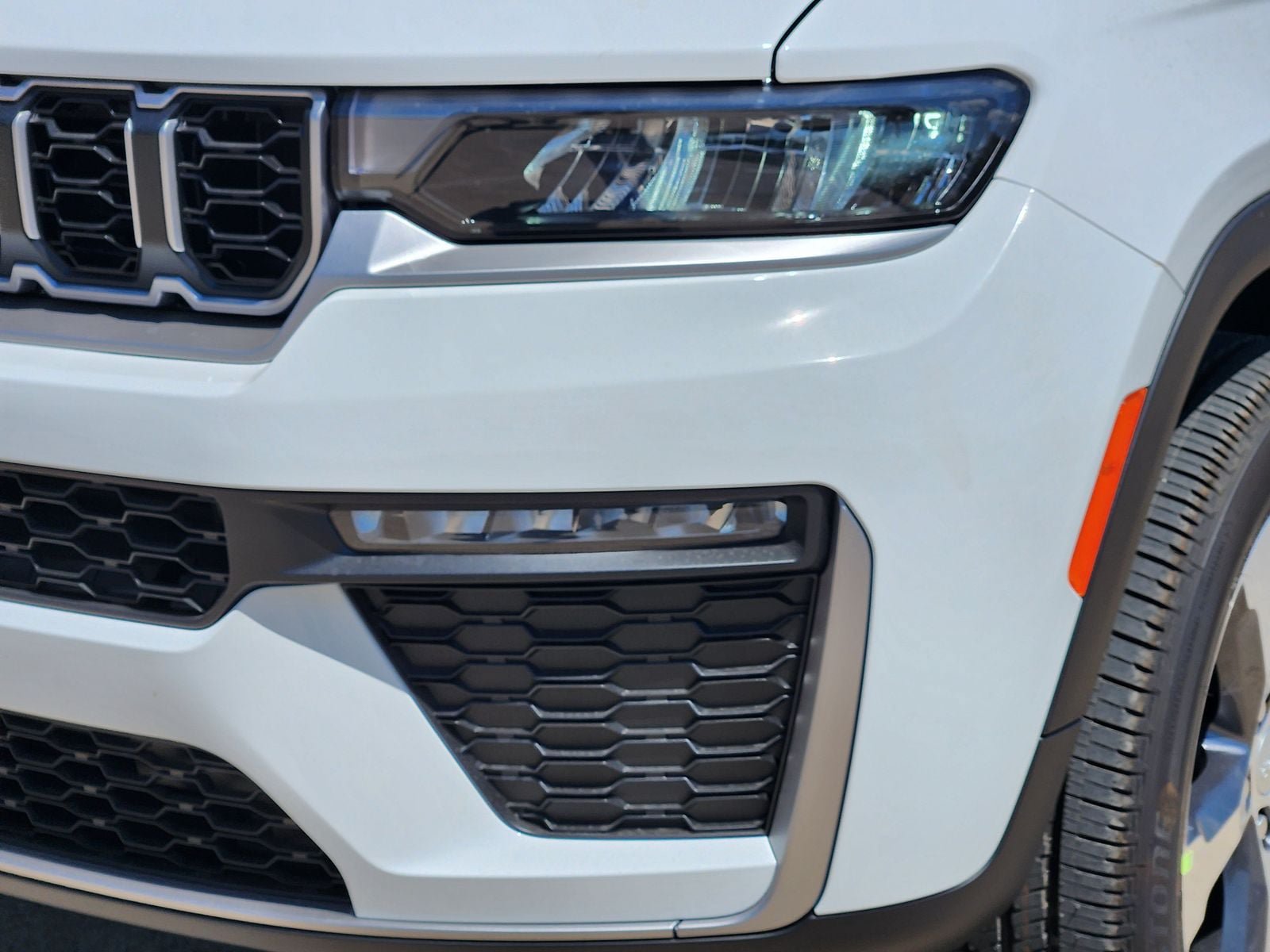 New 2026 Jeep Grand Cherokee Limited AWD/4WD image 10