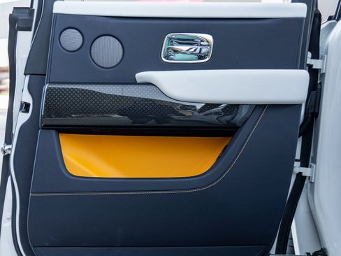 Used 2024 Rolls-Royce Cullinan Black Badge image 41