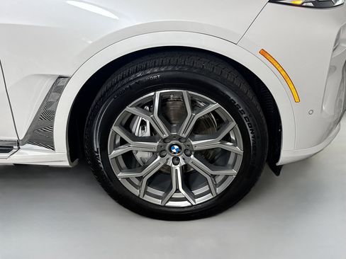 Used 2026 BMW X7 xDrive40i AWD/4WD image 32