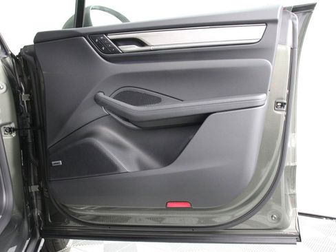 Used 2025 Porsche Macan Electric image 23