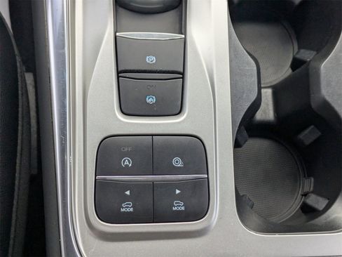 Used 2020 Ford Explorer XLT w/ Equipment Group 202A image 25