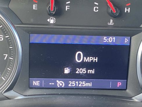 Used 2024 GMC Terrain SLT image 32