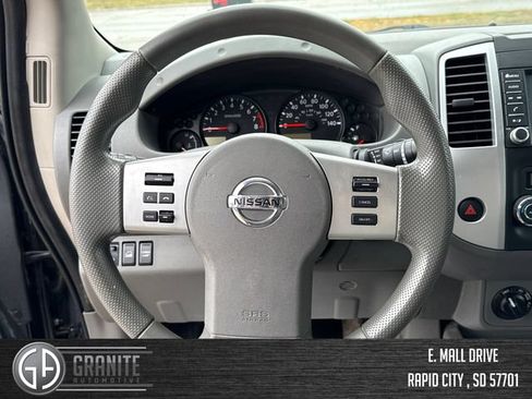 Used 2021 Nissan Frontier SV w/ Midnight Edition Floor Mats AWD/4WD image 14