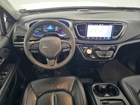 Used 2022 Chrysler Pacifica Touring-L w/ S Appearance Package FWD image 21