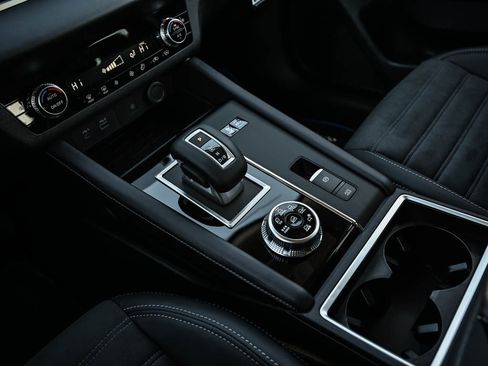 New 2025 Mitsubishi Outlander SE image 27