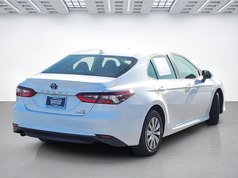 Used 2022 Toyota Camry LE w/ Cold Weather Package FWD image 12