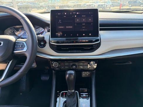 Used 2024 Jeep Compass Limited image 20