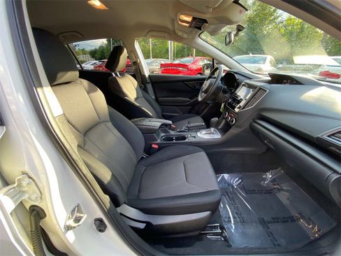 Used 2022 Subaru Crosstrek 2.0i image 9