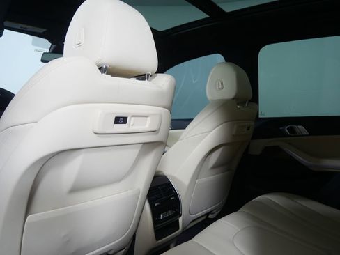 Used 2022 BMW X5 sDrive40i w/ Premium Package RWD image 16