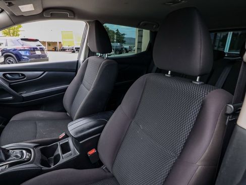 Used 2018 Nissan Rogue Sport S w/ S Appearance Package image 18