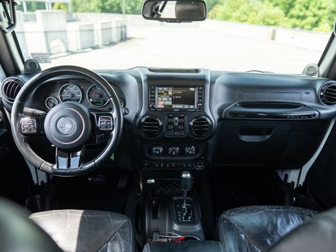 Used 2014 Jeep Wrangler Unlimited Sahara AWD/4WD image 14