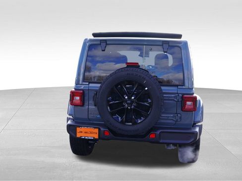 Certified 2025 Jeep Wrangler Unlimited Sahara w/ Safety Group image 7